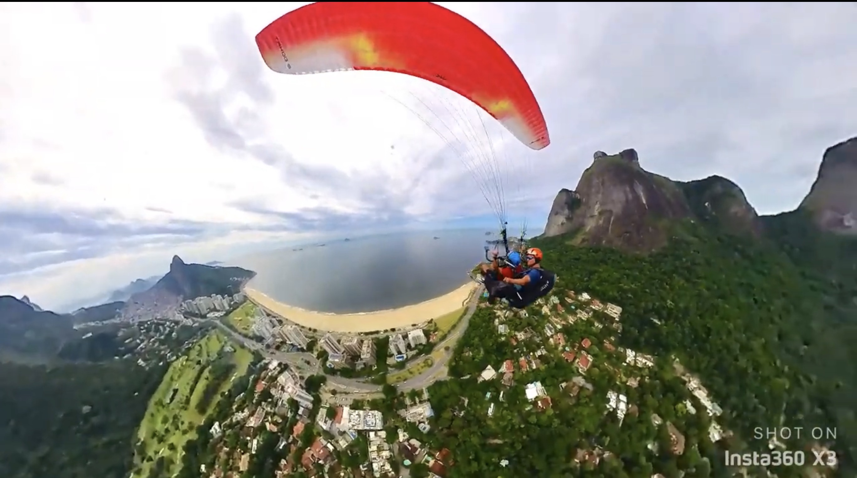 Mejor Época para tu Vuelo de Parapente en São Conrado: Clima y Temporadas Ideales
